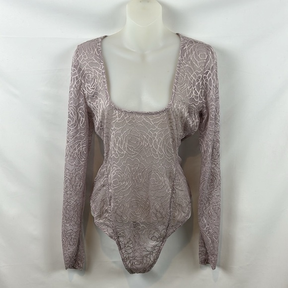 Free People Intimately In My‎ Head Sheer Lace Lilac Purple Bodysuit Size M - NEW - Picture 4 of 16